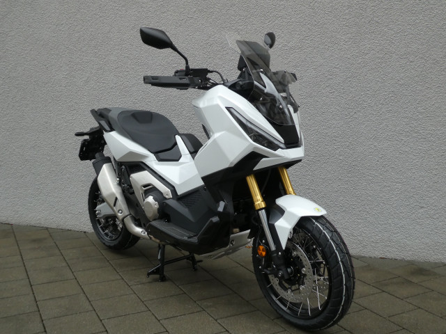 HONDA X-ADV 750 Roller Neufahrzeug