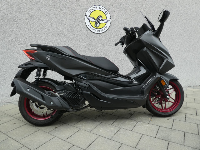 HONDA NSS 125 Forza Special Edition Roller Occasion
