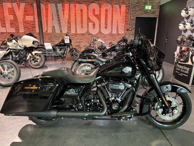 HARLEY-DAVIDSON FLHXS 1868 Street Glide Special 114 Touring Vorführfahrzeug