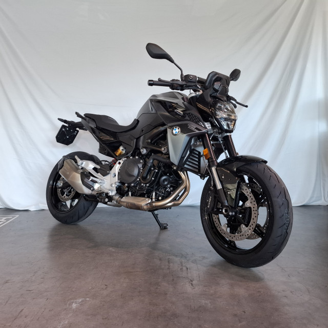 BMW F 900 R A2 Triple Black Naked Neufahrzeug