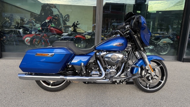 HARLEY-DAVIDSON FLHX 1923 Street Glide 117 Touring Vorführfahrzeug