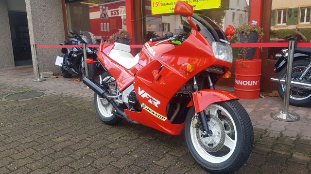 HONDA VFR 750 F Sport Occasion