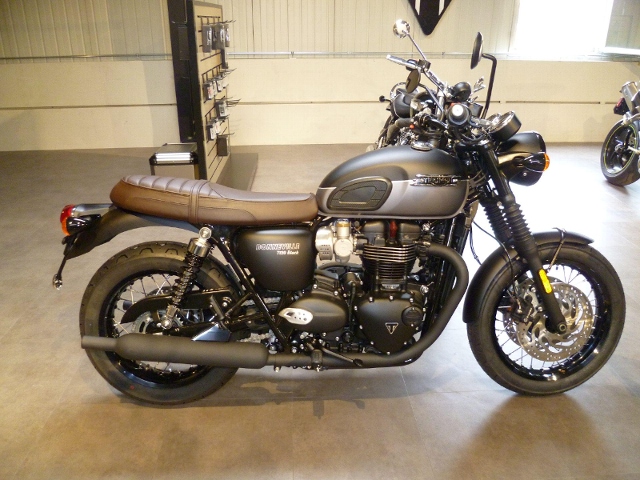 TRIUMPH Bonneville T120 Black Retro Moto nuova