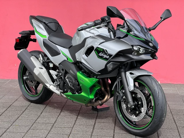 KAWASAKI Ninja 7 Hybrid Sport Vorführfahrzeug