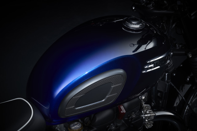 TRIUMPH Bonneville T120 Stealth Edition Retro Neufahrzeug