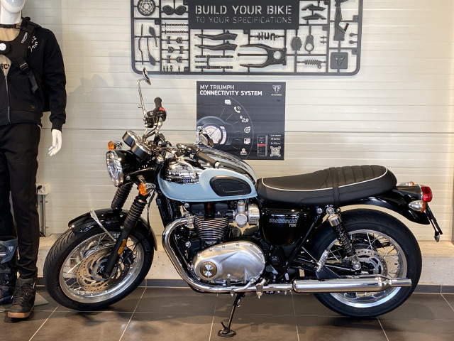 Motor triumph deals bonneville