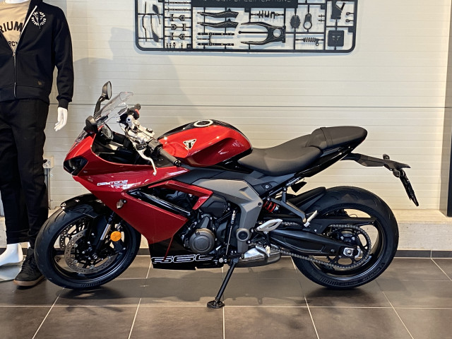 TRIUMPH Daytona 660 Sport Moto neuve