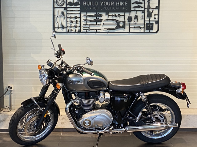 TRIUMPH Bonneville T120 Retro Moto nuova