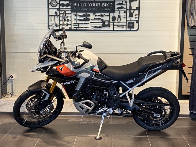 TRIUMPH Tiger 900 Rally Pro Enduro Moto nuova