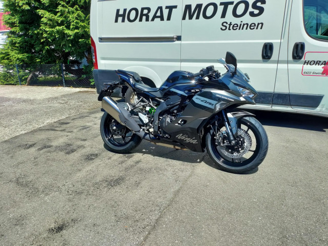 KAWASAKI Ninja ZX-4RR Sport Neufahrzeug KAWASAKI Ninja ZX-4RR Sport Neufahrzeug