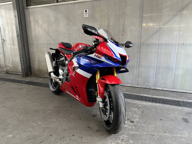 HONDA CBR 1000 RR-R Fireblade SP Sport Demo vehicle