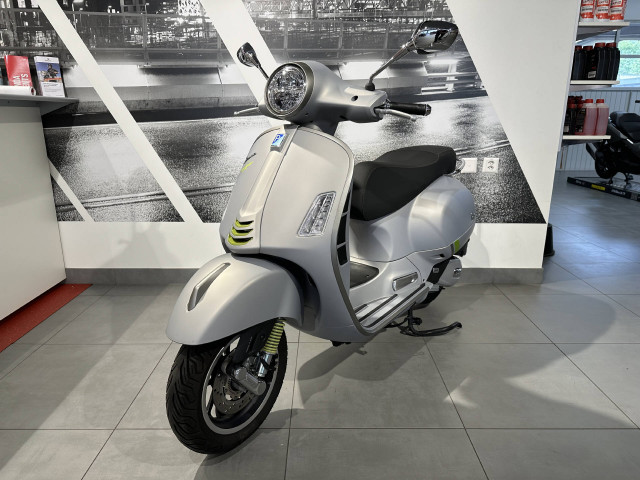 PIAGGIO Vespa GTS 125 Roller Occasion