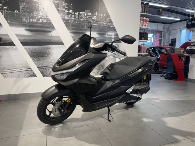 HONDA PCX 125 DX Roller Neufahrzeug