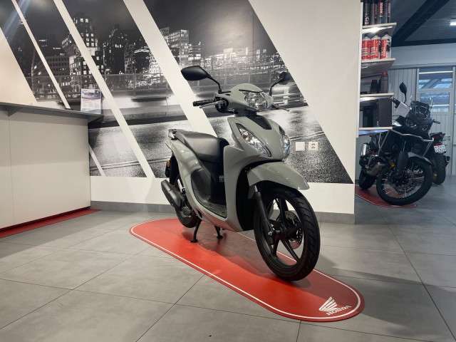 HONDA NSC 110 Vision Roller Neufahrzeug