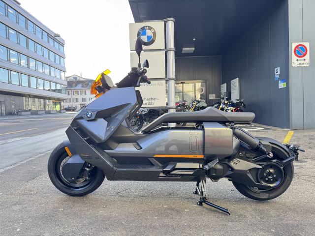 BMW CE 04 Roller Neufahrzeug BMW CE 04 Roller Neufahrzeug