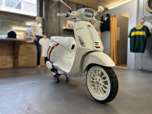PIAGGIO Vespa Sprint 125 Roller Neufahrzeug PIAGGIO Vespa Sprint 125 Roller Neufahrzeug