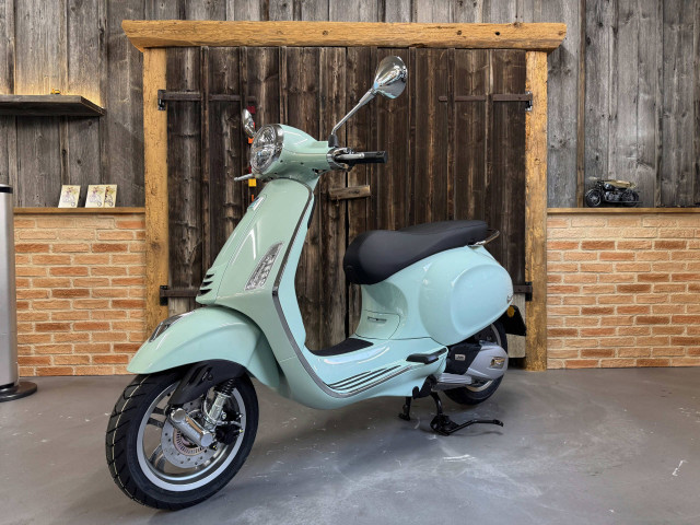 PIAGGIO Vespa Primavera 125 Roller Neufahrzeug PIAGGIO Vespa Primavera 125 Roller Neufahrzeug