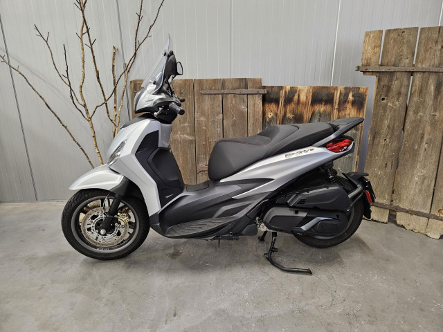 PIAGGIO Beverly 400 HPE Sport Scooter Occasion