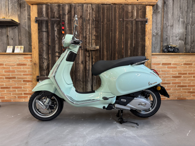 PIAGGIO Vespa Primavera 125 Roller Neufahrzeug