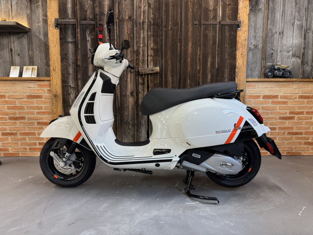 PIAGGIO Vespa GTS 125 Roller Neufahrzeug