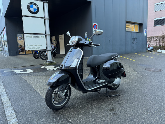 PIAGGIO Vespa GTS 300 HPE Roller Vorführfahrzeug