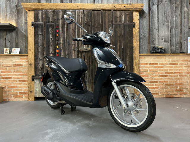Scooter Piaggio Liberty 125 Nero Opaco Usato Nero Opaco Listino