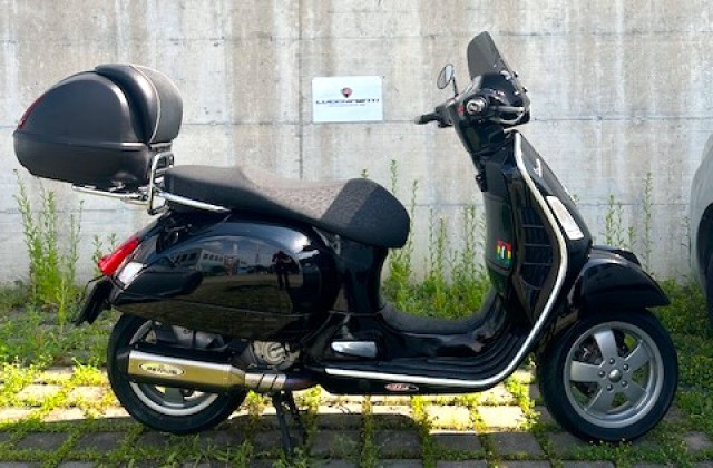 PIAGGIO Vespa GTS 250 Roller Occasion