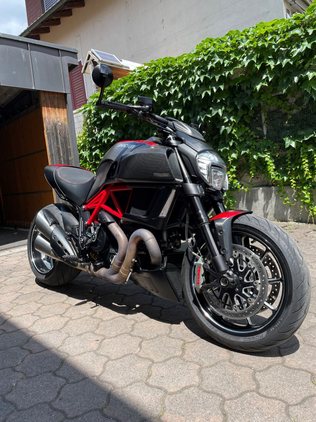 DUCATI Diavel 1200 Carbon Naked Occasion