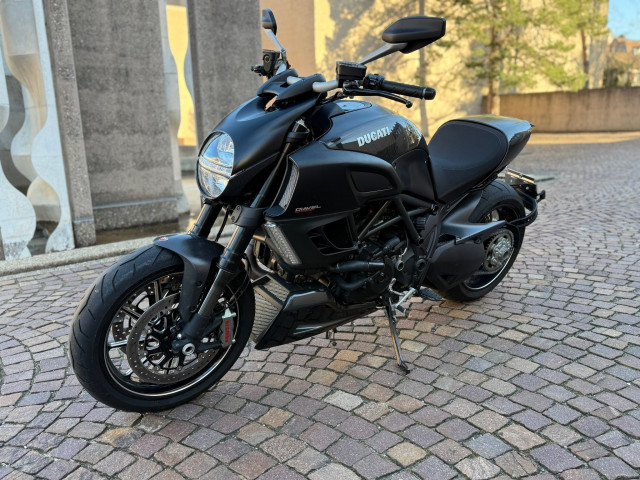 DUCATI Diavel 1200 Carbon Naked Occasion