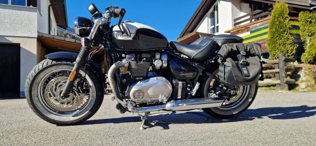 TRIUMPH Bonneville Bobber 1200 Retro Occasion