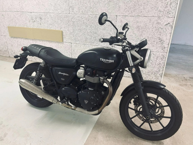 TRIUMPH Street Twin 900 Retro Occasion
