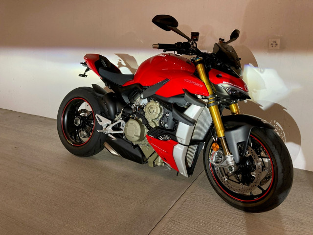 DUCATI Streetfighter 1103 V4 Naked Occasion