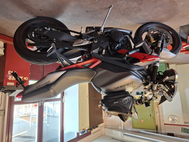 TRIUMPH Street Triple 675 Naked Occasion TRIUMPH Street Triple 675 Naked Occasion