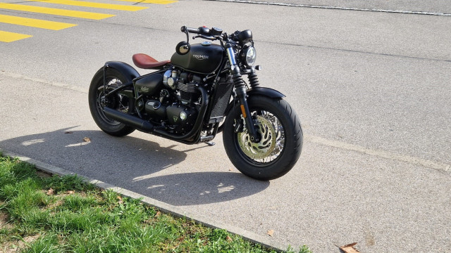 TRIUMPH Bonneville Bobber Black 1200 Retro Used