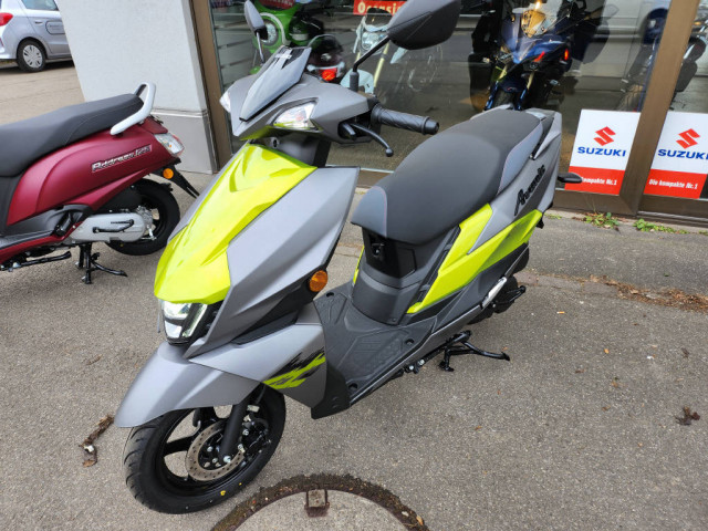 SUZUKI UN 125 Avenis Roller Neufahrzeug