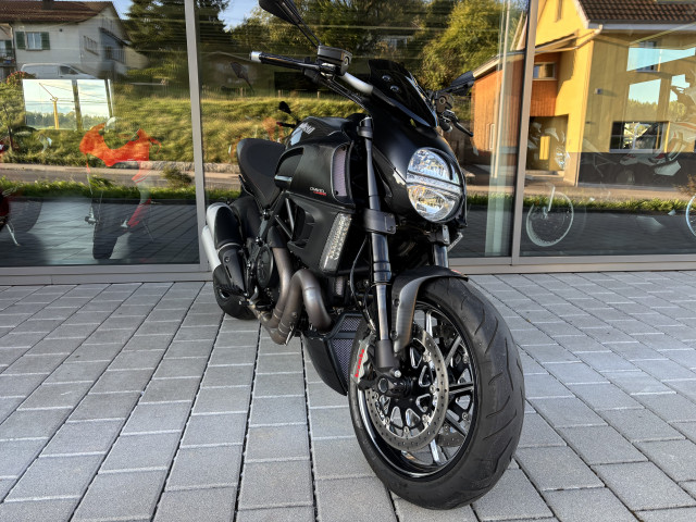 DUCATI Diavel 1200 Carbon Naked Occasion