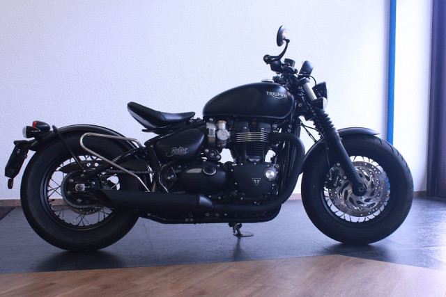 TRIUMPH Bonneville Bobber 1200 Retro Used