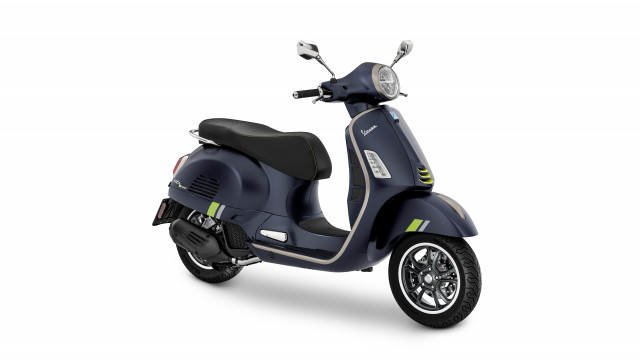 PIAGGIO Vespa GTS 125 Super Tech Roller Neufahrzeug