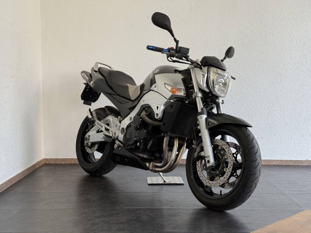 SUZUKI GSR 600 A Naked Occasion