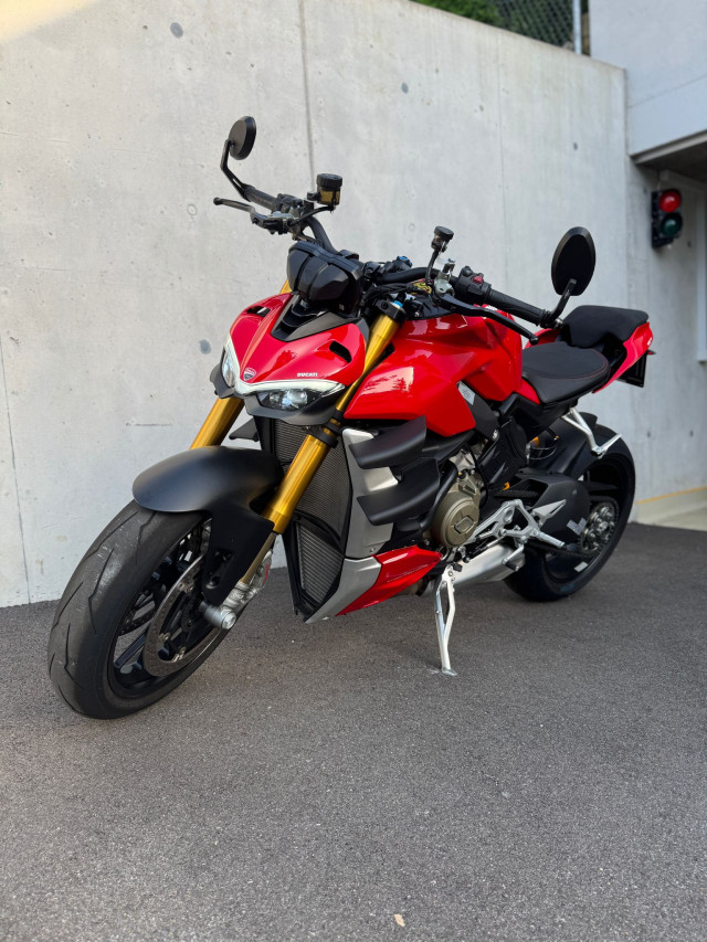 DUCATI Streetfighter 1103 V4 S Naked Occasion