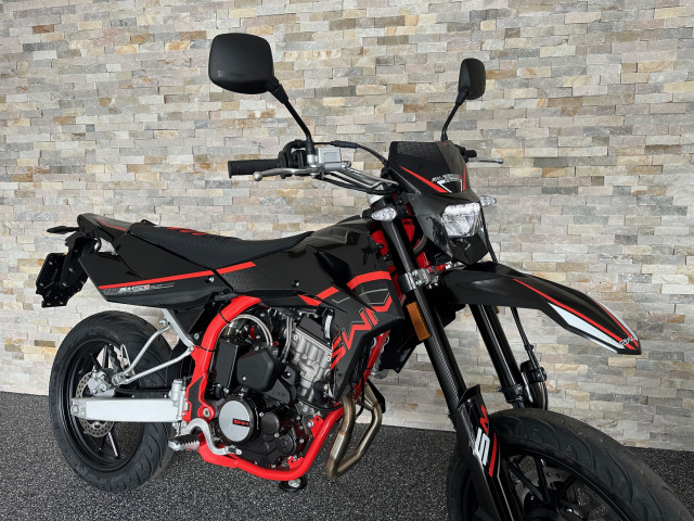 SWM SM 125 R Supermoto Neufahrzeug