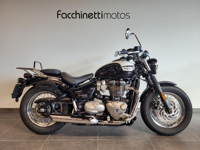 Moto triumph deals 1200 bonneville