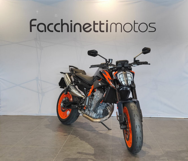 KTM 890 Duke R Naked Demo vehicle