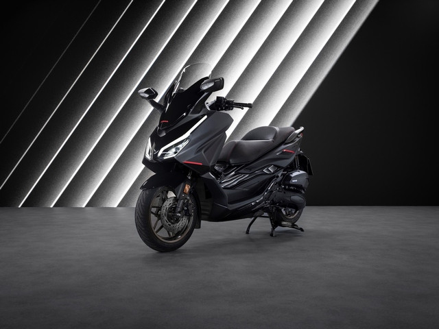 HONDA NSS 125 Forza Special Edition Roller Neufahrzeug