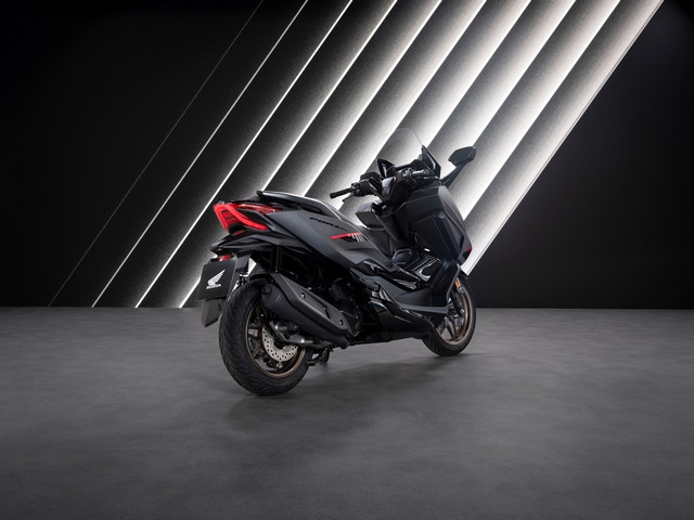 HONDA NSS 125 Forza Special Edition Roller Neufahrzeug