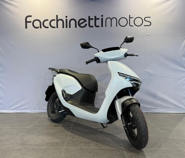 HONDA CUV e Connected Roller Vorführfahrzeug