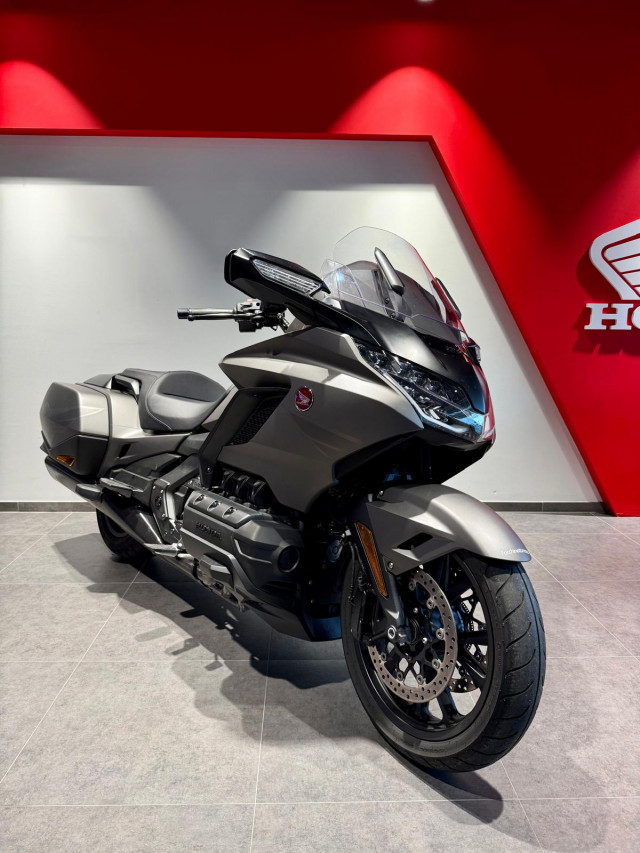 HONDA GL 1800 Gold Wing DCT Touring Vorführfahrzeug HONDA GL 1800 Gold Wing DCT Touring Vorführfahrzeug