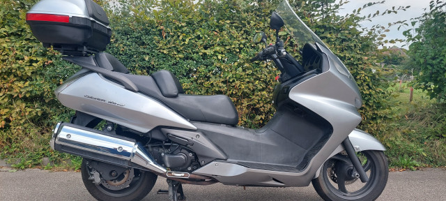 HONDA FJS 400 D Silver Wing Roller Occasion