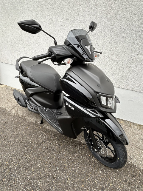 YAMAHA LCG 125 RayZR Roller Vorführfahrzeug