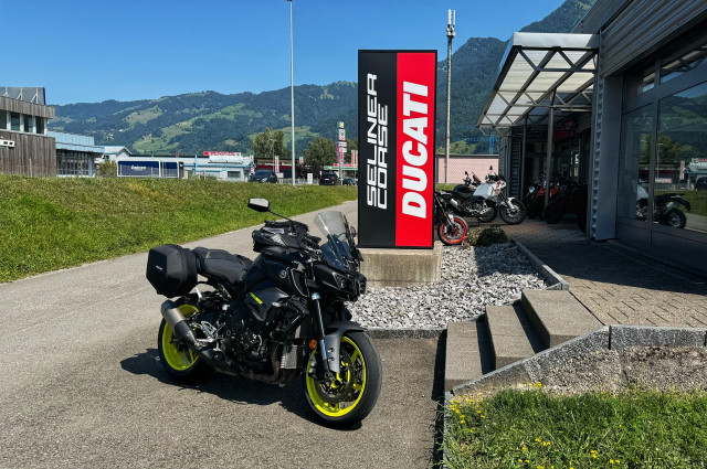 YAMAHA MT-10 Naked Occasion